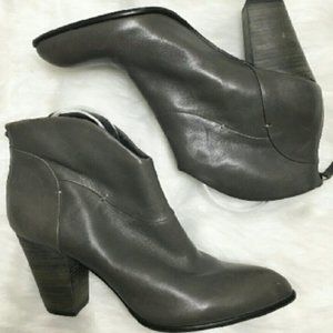 Gray Leather Ankle Boots Bootie B. Makowsky Women